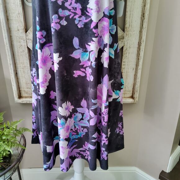 ValMarie Women's Short Sleeve Flowy Swing Shift Midi Dress with Pockets Floral - Picture 4 of 16